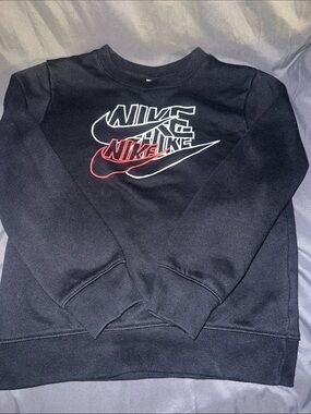 Nike Triple Swoosh Stacked Logo Crew Neck kids Sweatshirt